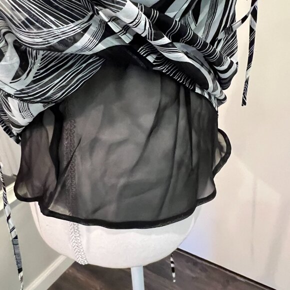 NWT Cache Black & White Geometric Sleeveless Ruffle Blouse, Size Small - Picture 13 of 15